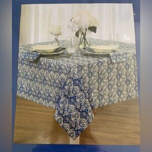 Elegant Blue and White Tablecloth